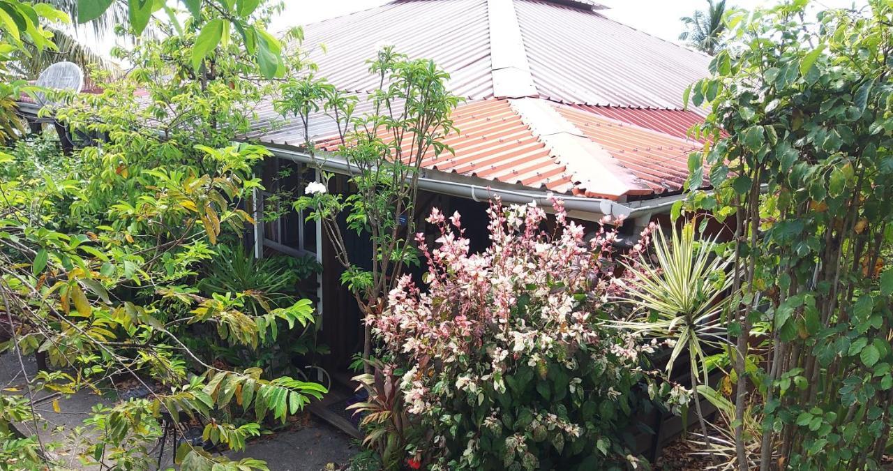 Les Gites Du Domaine De Petite-Anse Bouillante Exterior foto